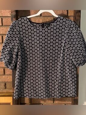 Black and White Floral embroidered puff Sleeve Top - Women